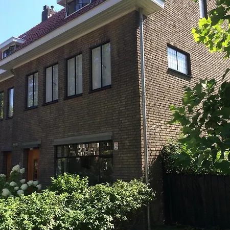 לינה וארוחת בוקר Eikenburg איינדהובן
